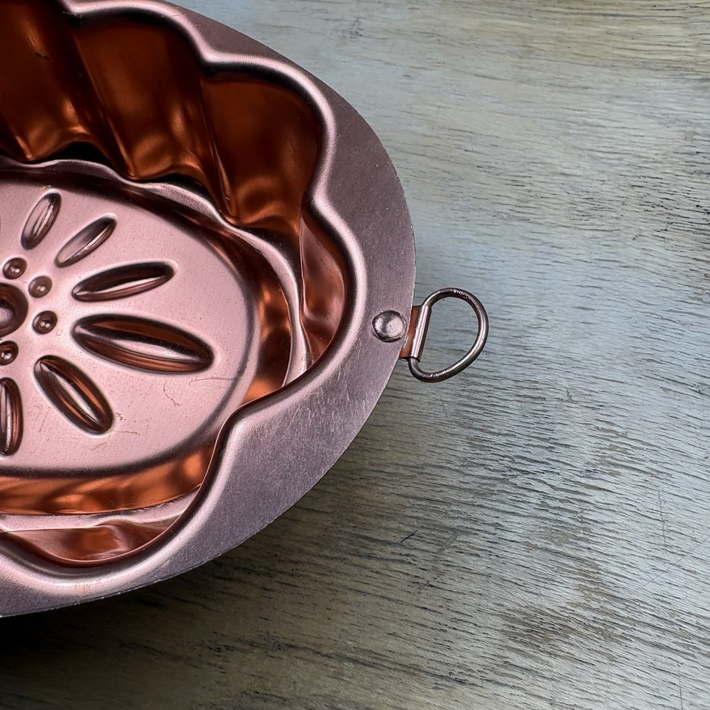 Vtg Copper Tone Oval Jello Mold Scalloped Fluted Baking Cake Pan MCM Wall Decor - Picture 4 of 4